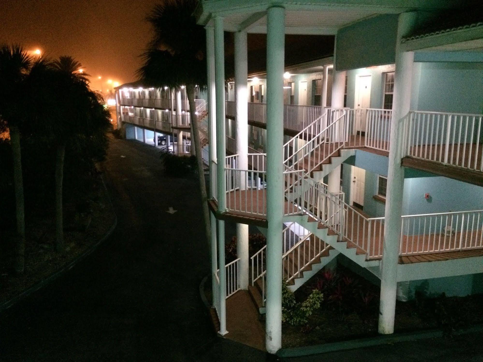 Sun Coast Inn Englewood Exterior photo